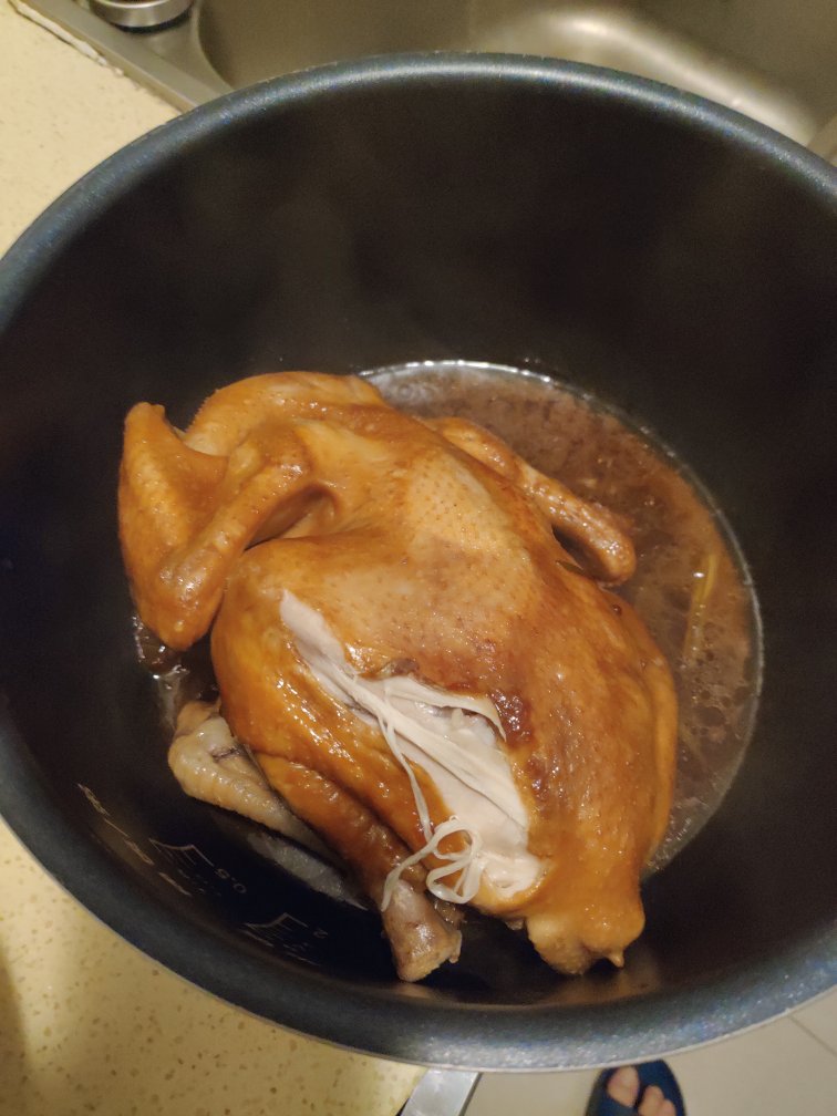 厨房小白也会做的电饭锅焖整鸡🐔