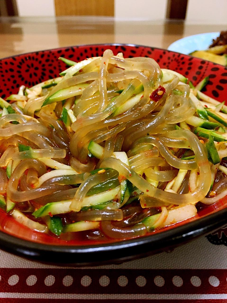 我很家常做的凉拌红薯粉条