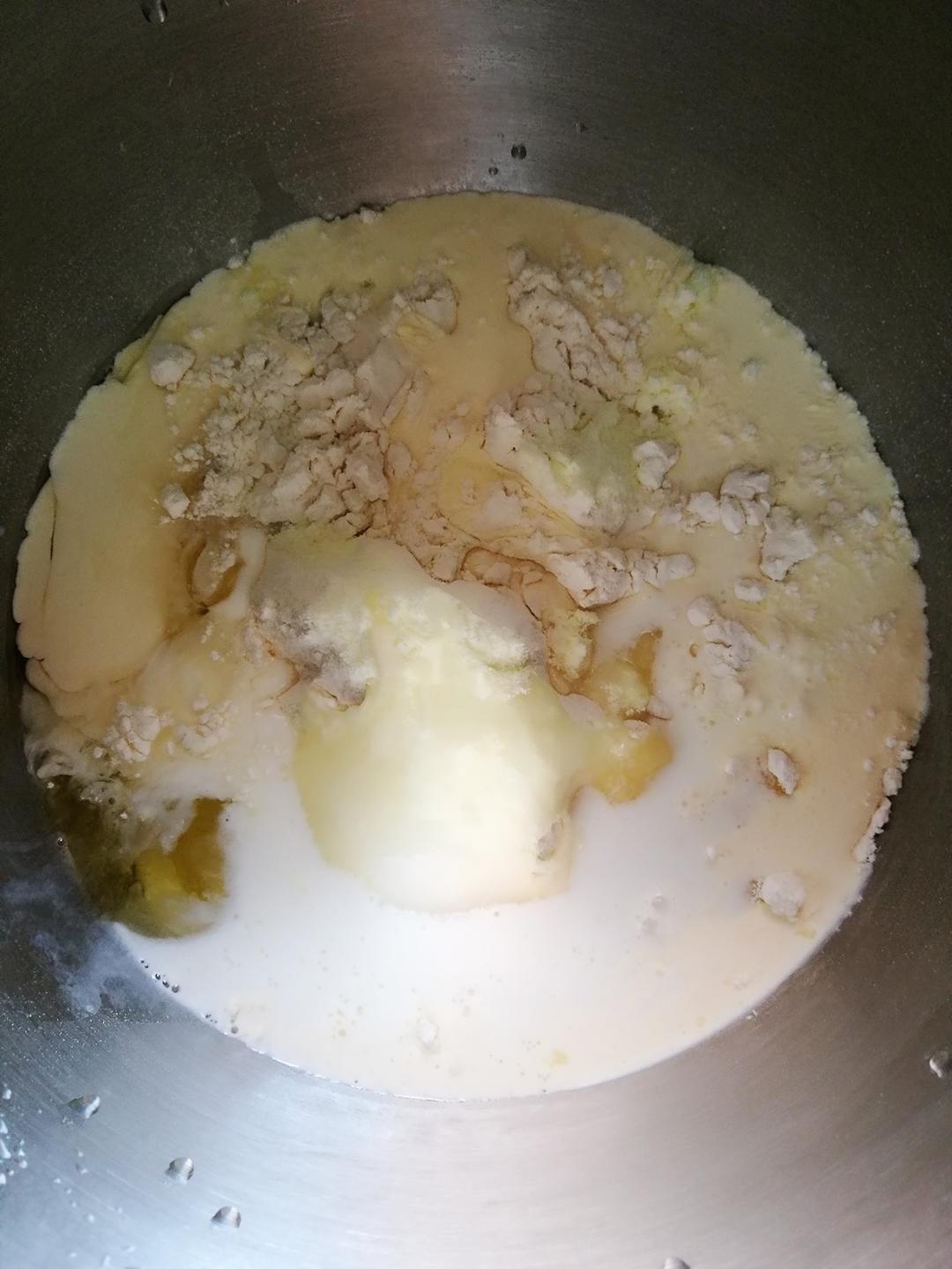 纯奶手撕吐司的做法 步骤1