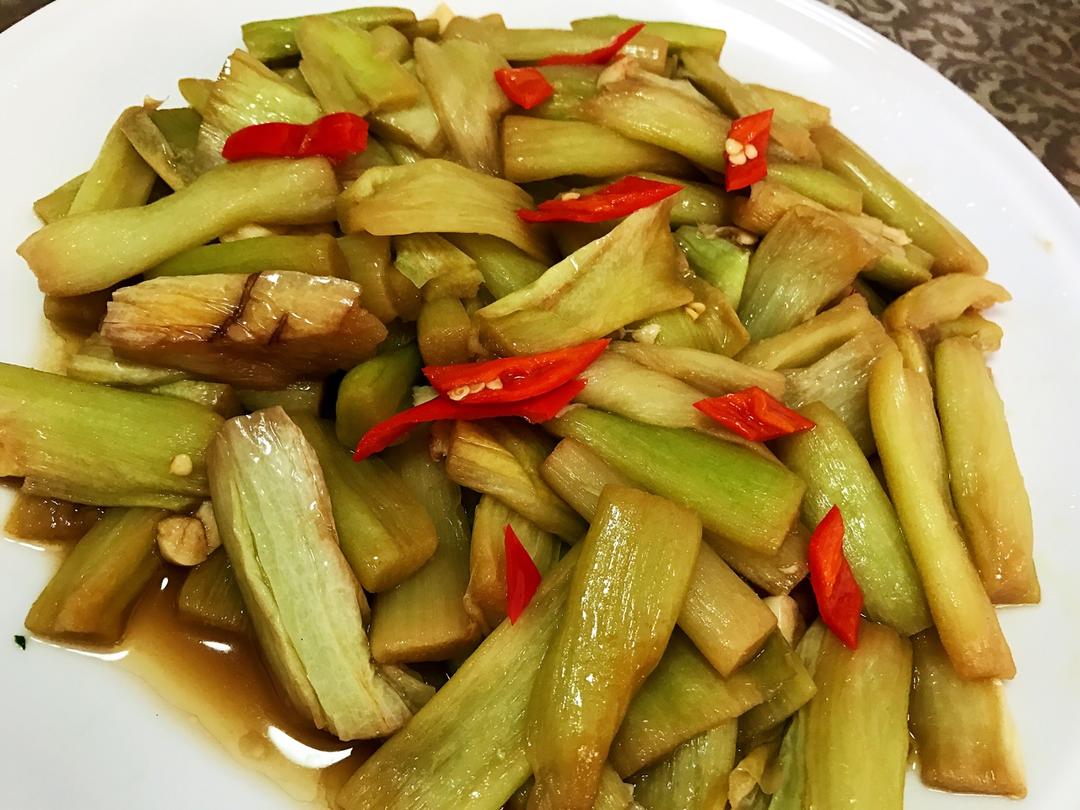 深秋紫莲做的酸辣芋蒙