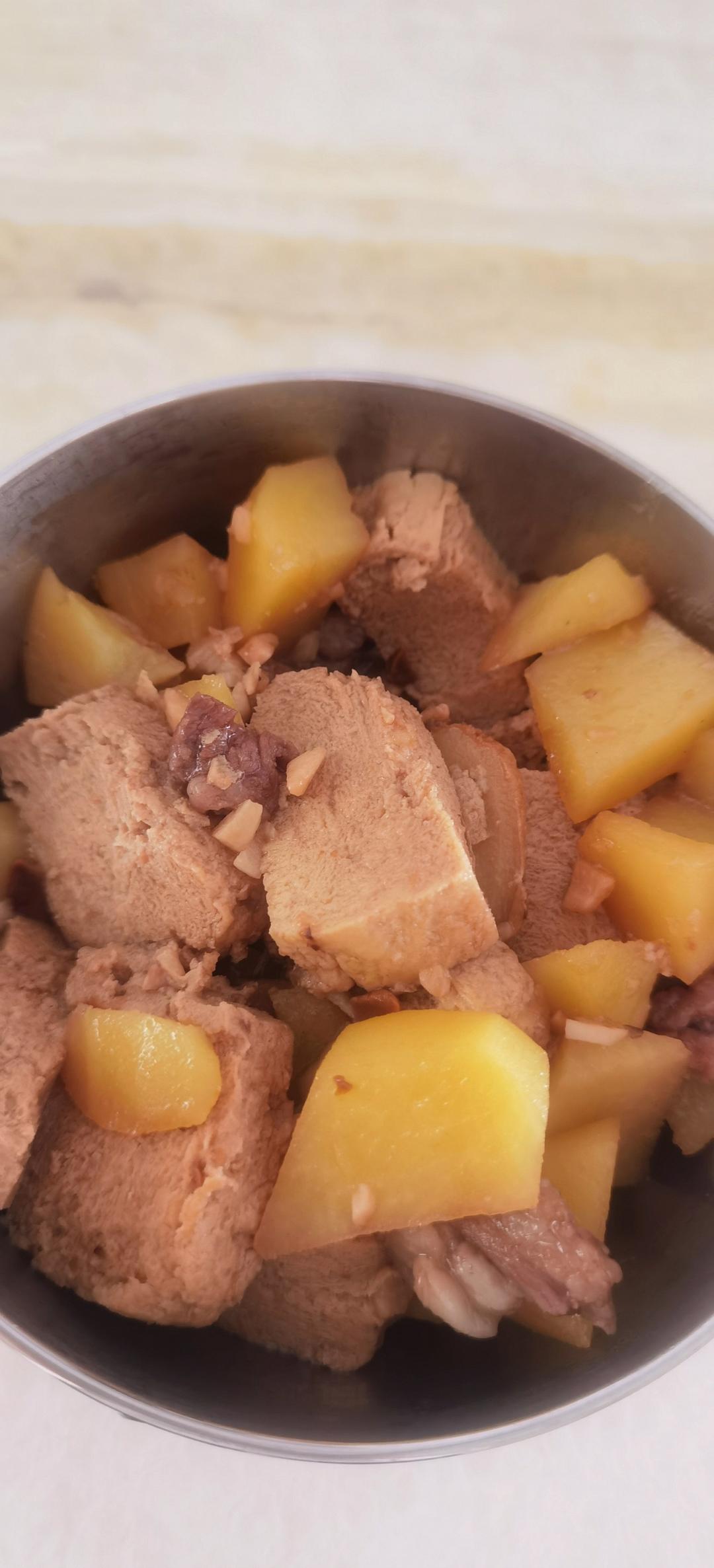 土豆烧冻豆腐（简单美味零难度）