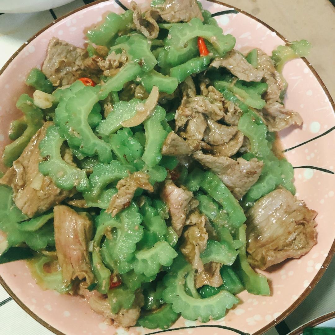 牛肉炒苦瓜
