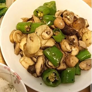 迷迭香黑椒炒杂菌