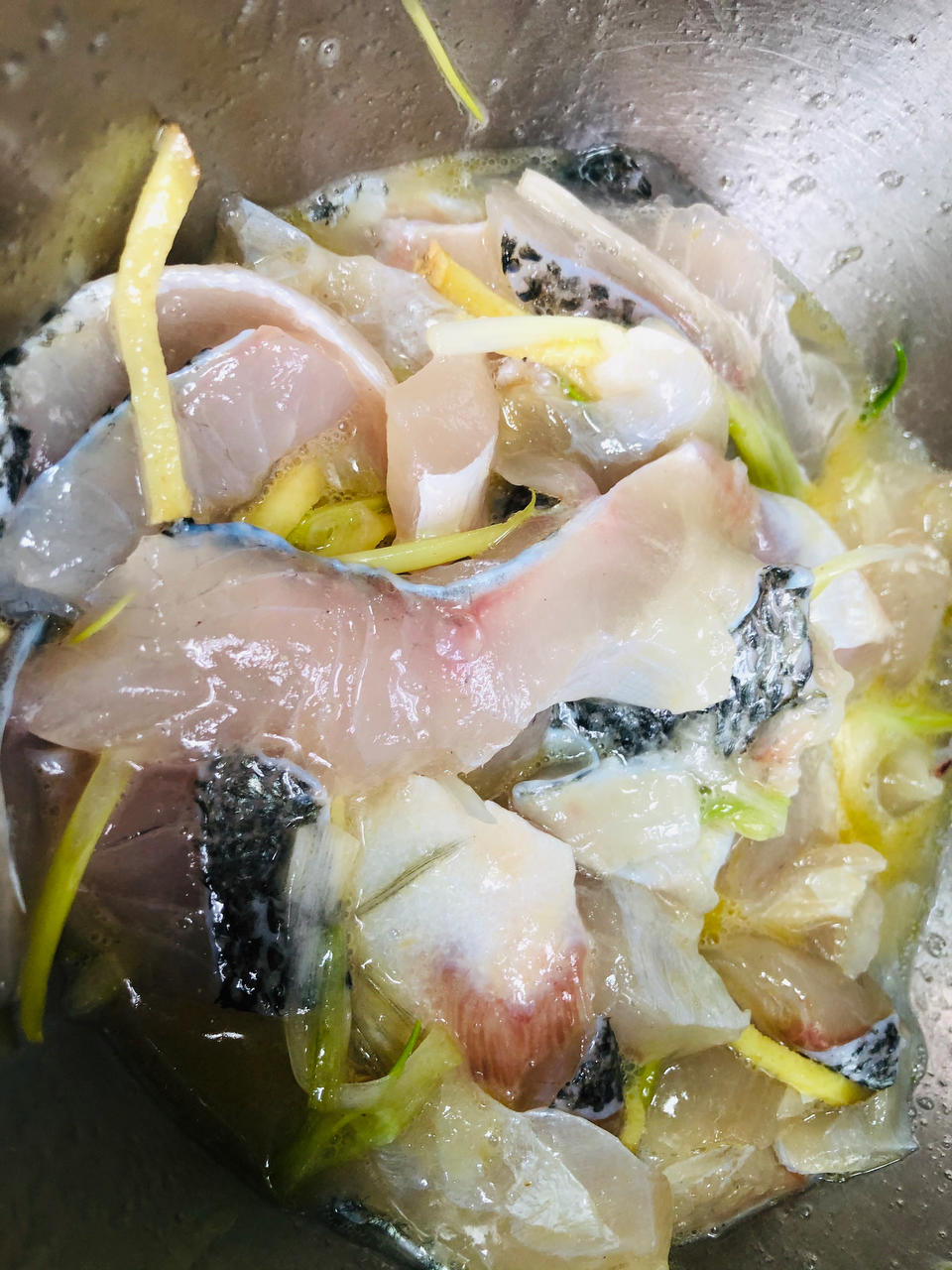 鲜嫩鲈鱼片