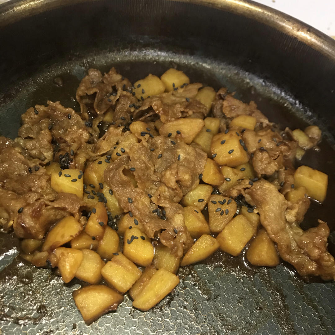 好吃到舔碗底的土豆肥牛拌饭