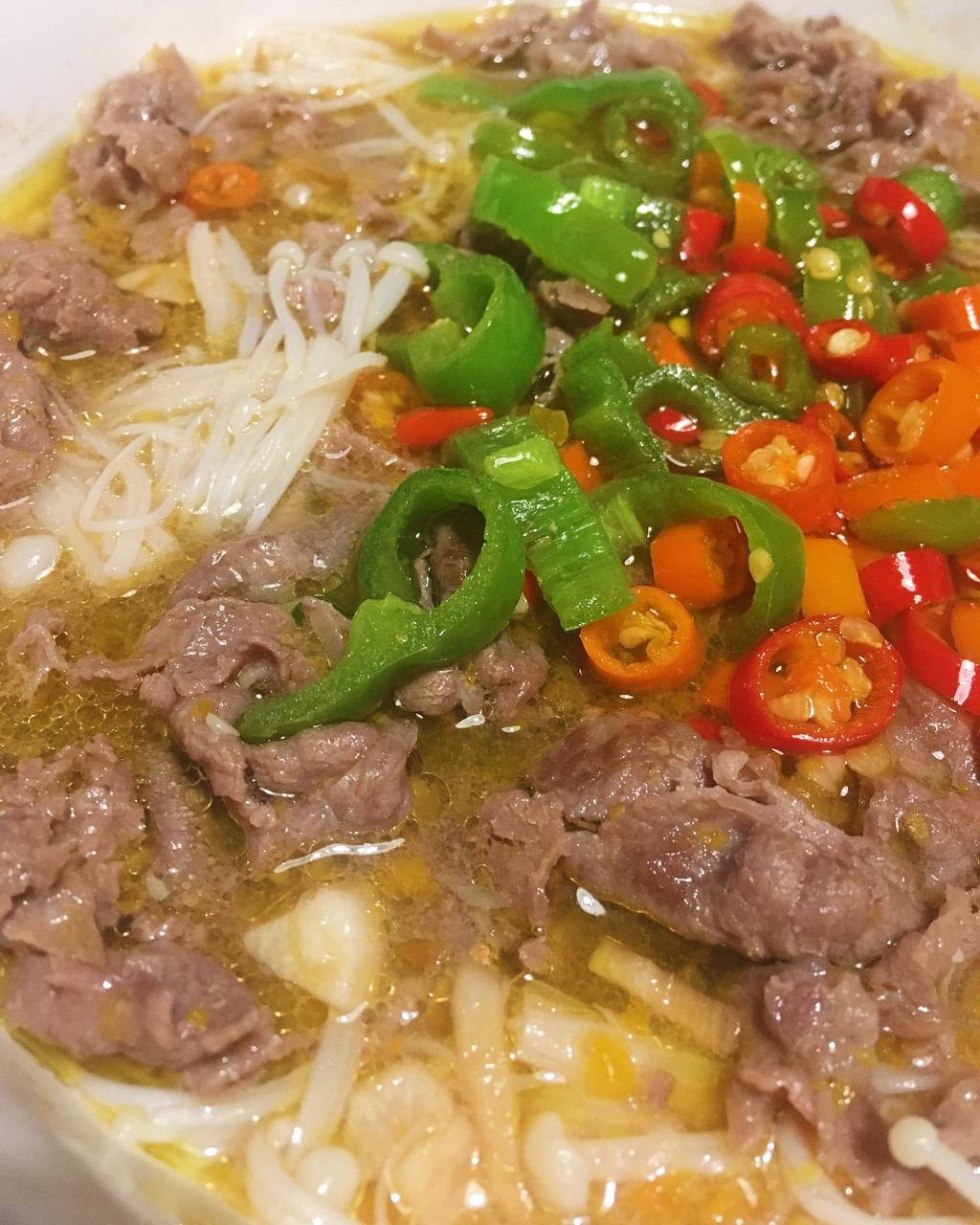 酸汤肥牛