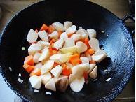 清炒胡萝卜杏鲍菇的做法 步骤2