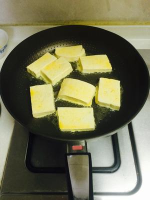 香葱煎豆腐的做法 步骤3