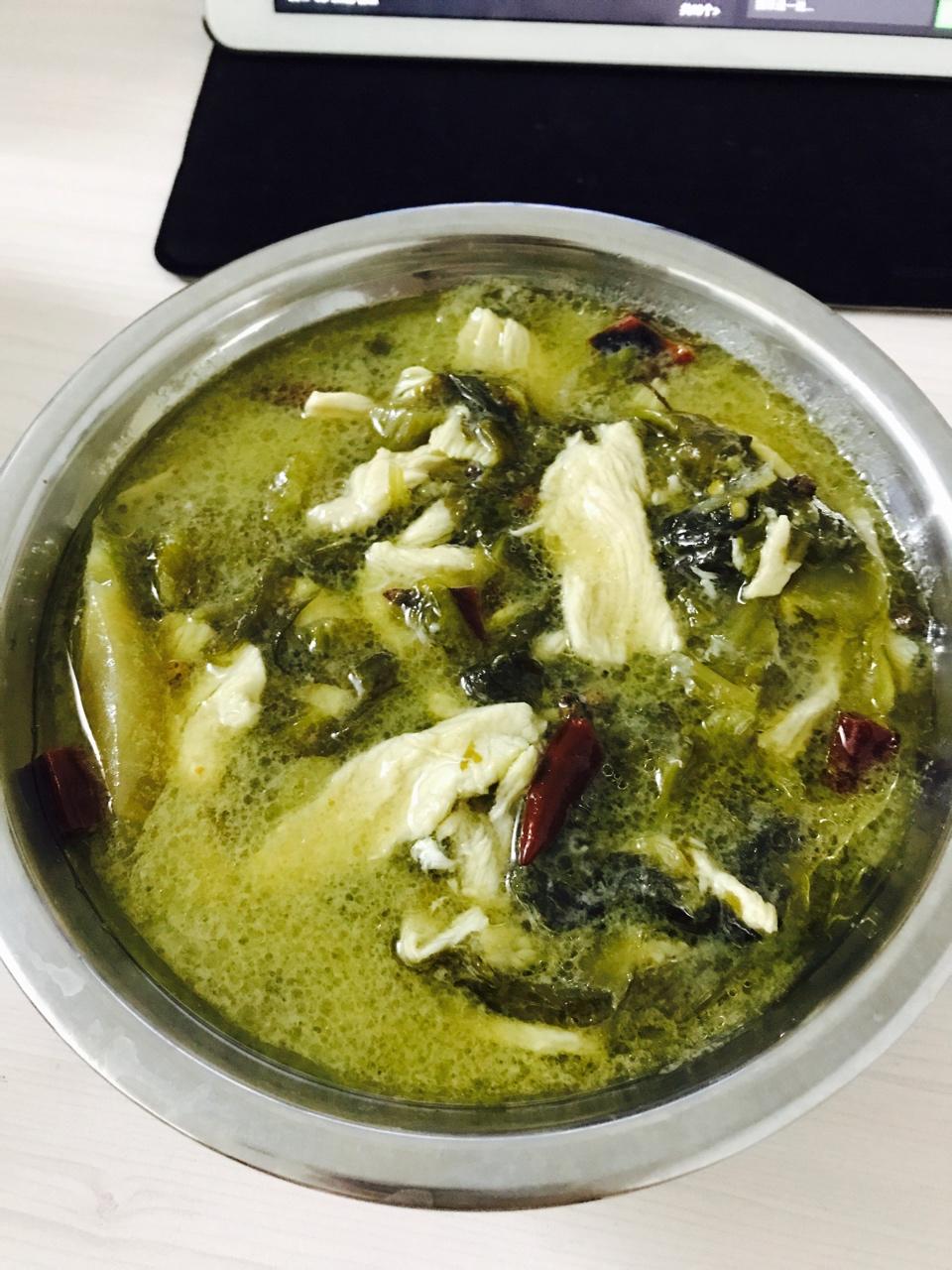 我是猪弟做的滑嫩酸菜鸡片