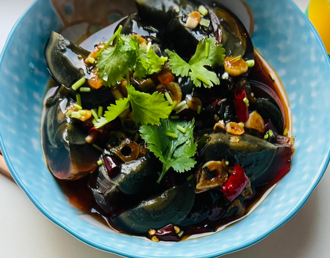 夏日开胃小凉菜“皮蛋拌黄瓜🥒”开胃减脂