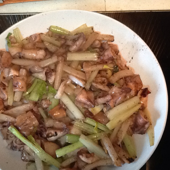 酸笋泡椒炒墨鱼仔