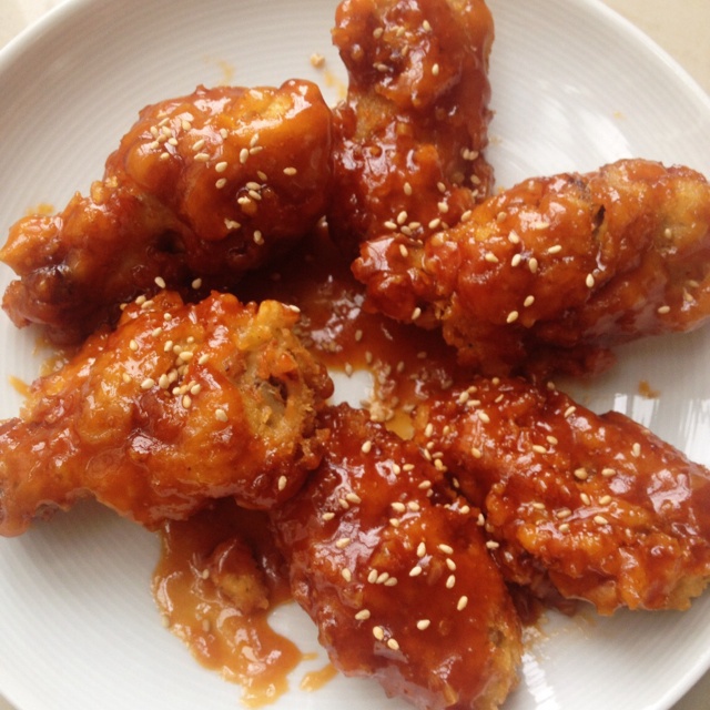 韩式炸鸡配啤酒（内含两种酱汁做法）