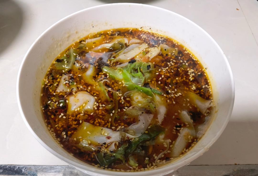 酸辣过瘾！好吃到连汤汁都不剩～酸汤馄饨
