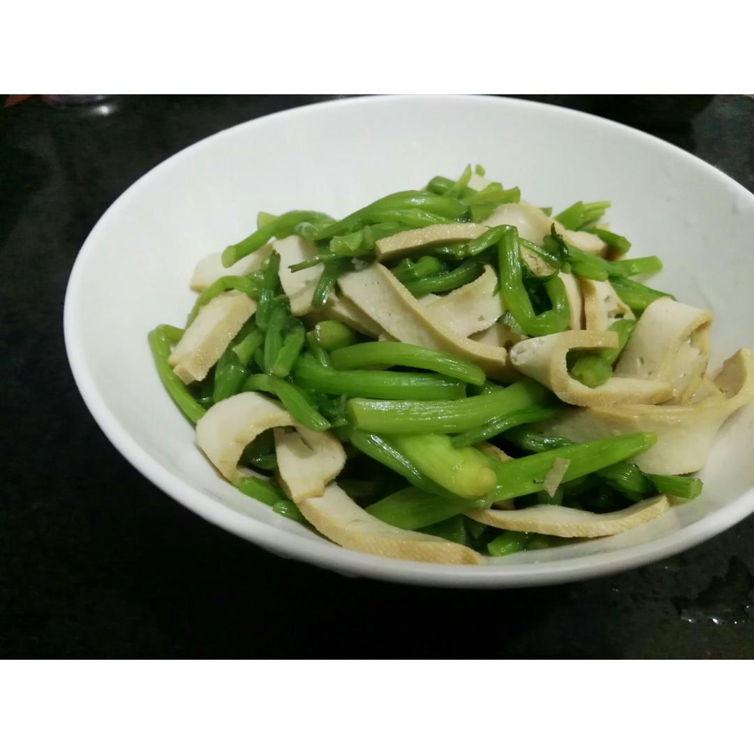 水芹菜炒香干