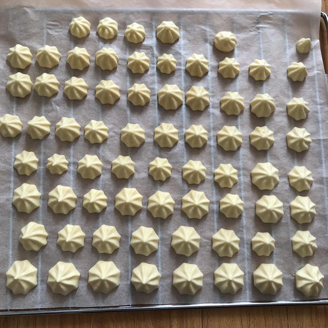 迷人的火龙果溶豆酸奶溶豆宝宝辅食