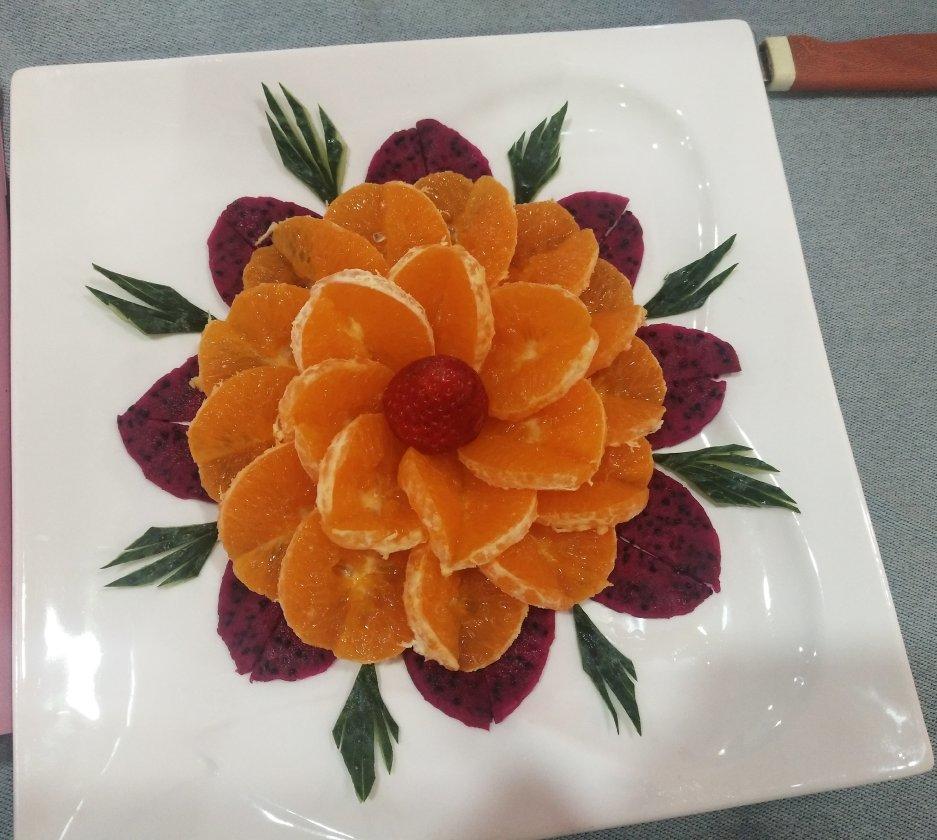 花开富贵水果拼盘