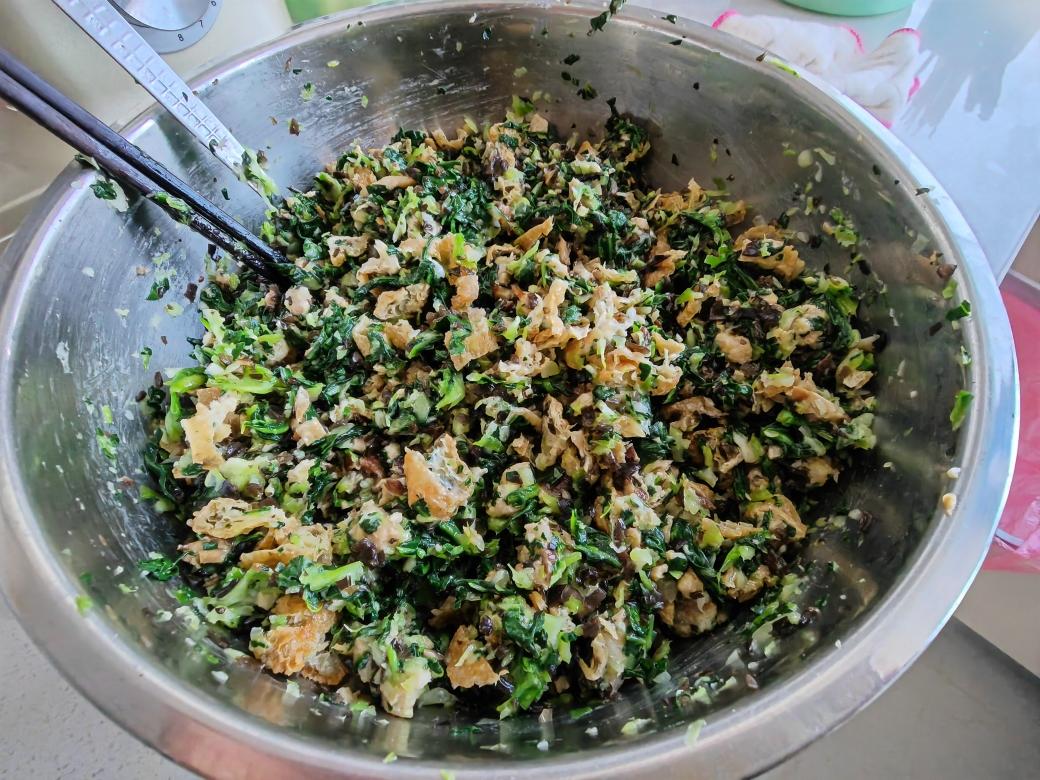 绿绿的青菜油渣包