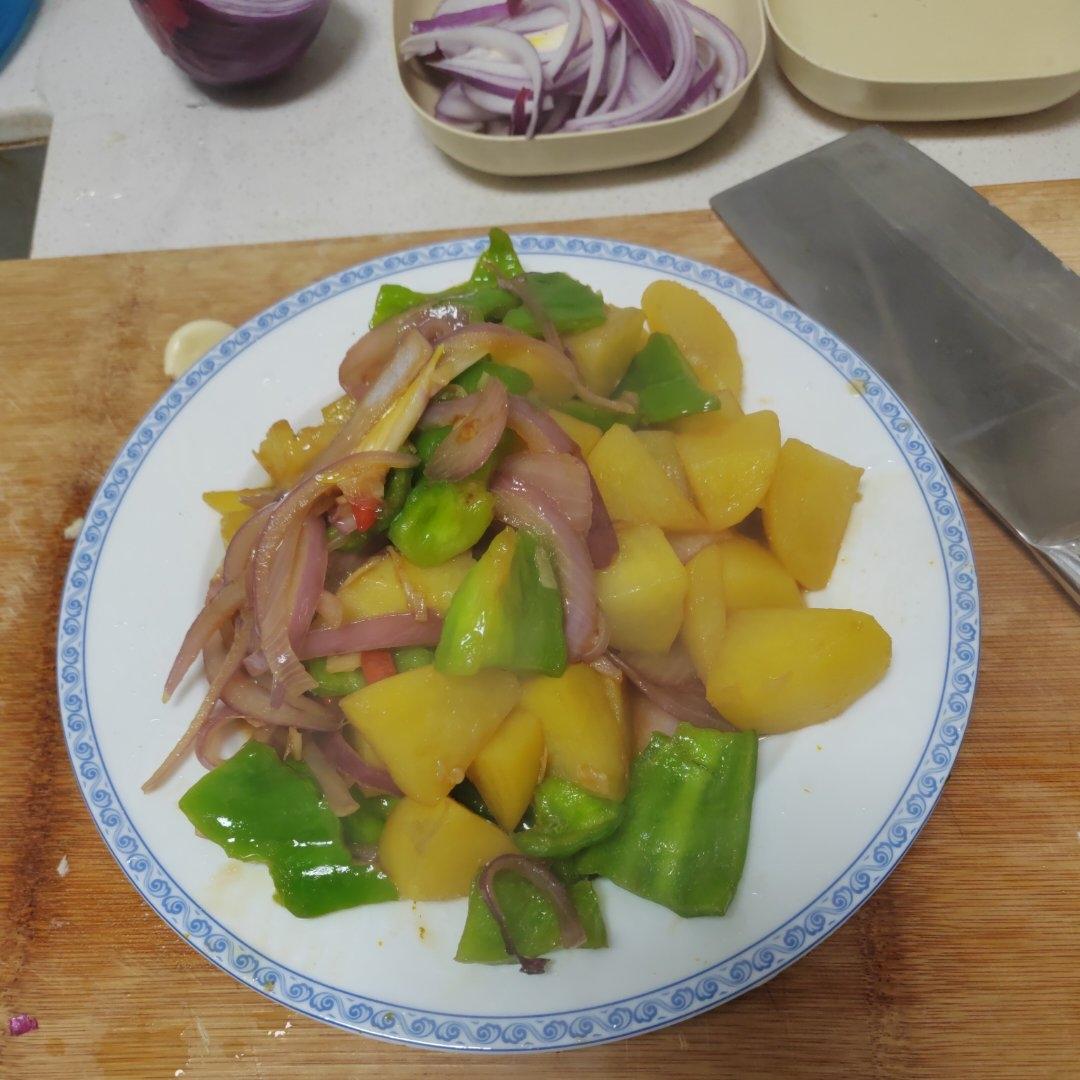 土豆炒洋葱