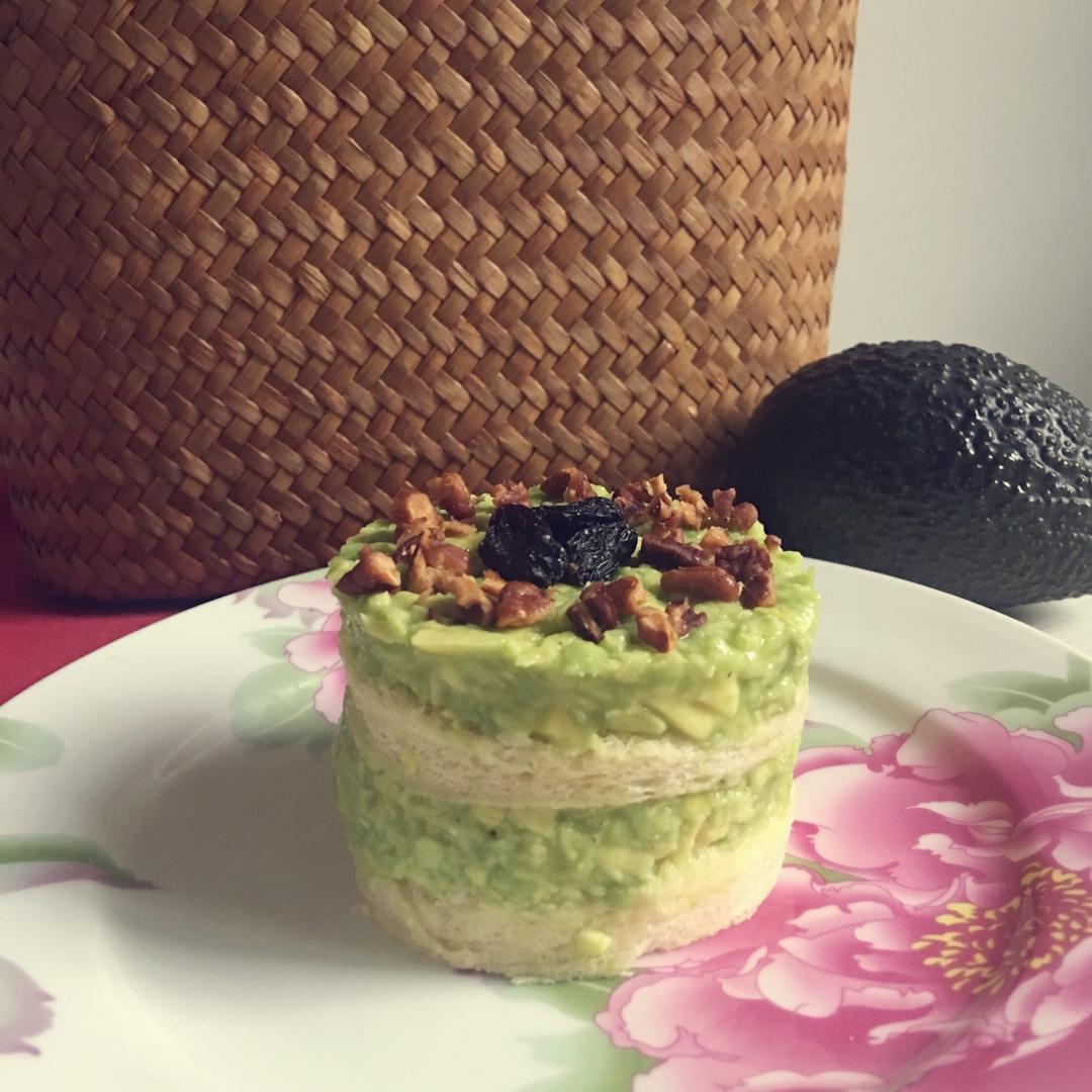 牛油果坚果塔