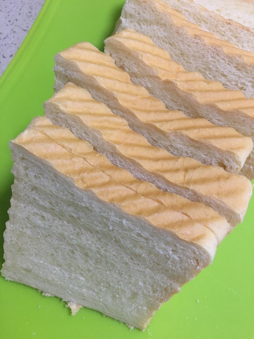 绵软细腻Q弹的酸奶吐司