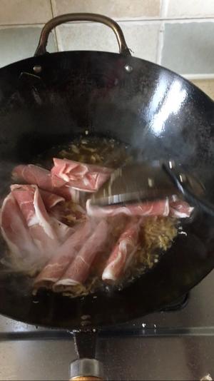酸汤盐池滩羊肉卷的做法 步骤4