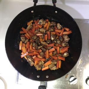 铁锅排骨焖饭（新疆手抓饭版）的做法 步骤12