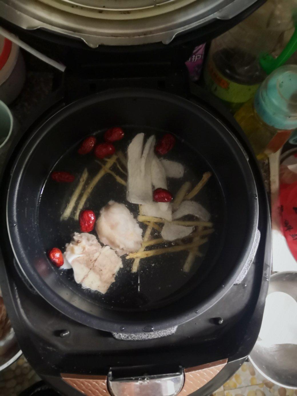 小梁要对世界呐喊做的补气补肾六味汤