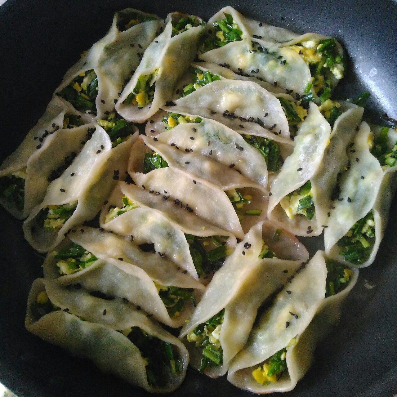 三鲜锅贴