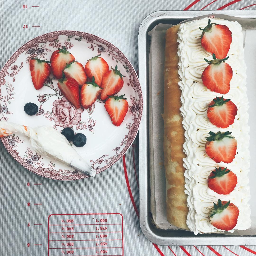 《Tinrry下午茶》教你做基础原味蛋糕卷