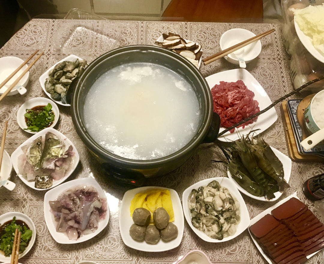 秒杀海底捞！这一锅【粥底火锅】好吃又营养，鲜到汤都喝光！