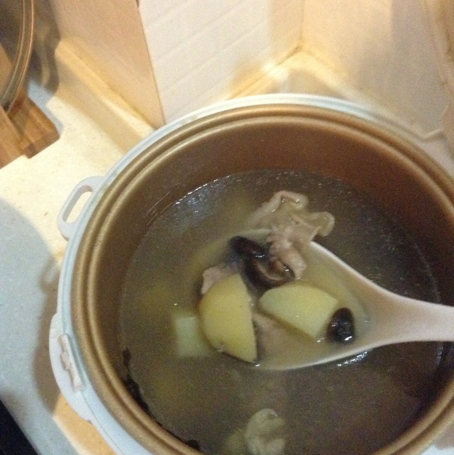 电饭锅香菇鸡汤