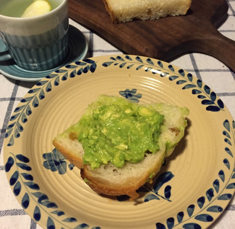 白糖拌牛油果（牛油果冰淇淋）