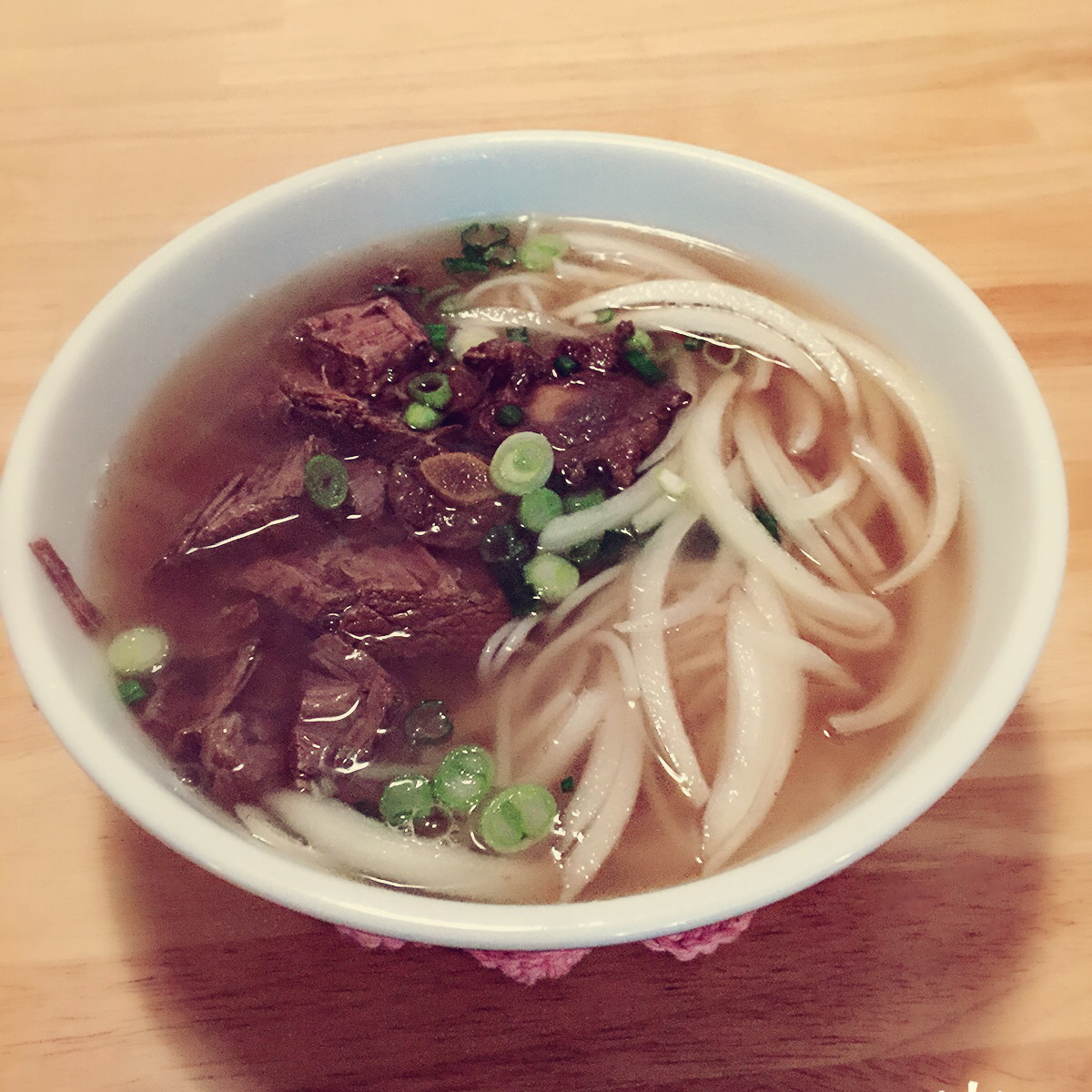 必须强调步骤是正宗的的越南牛丸牛肉河粉pho