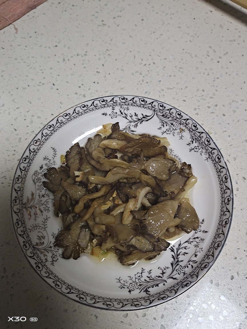 炒蘑菇(烧烤的味道)