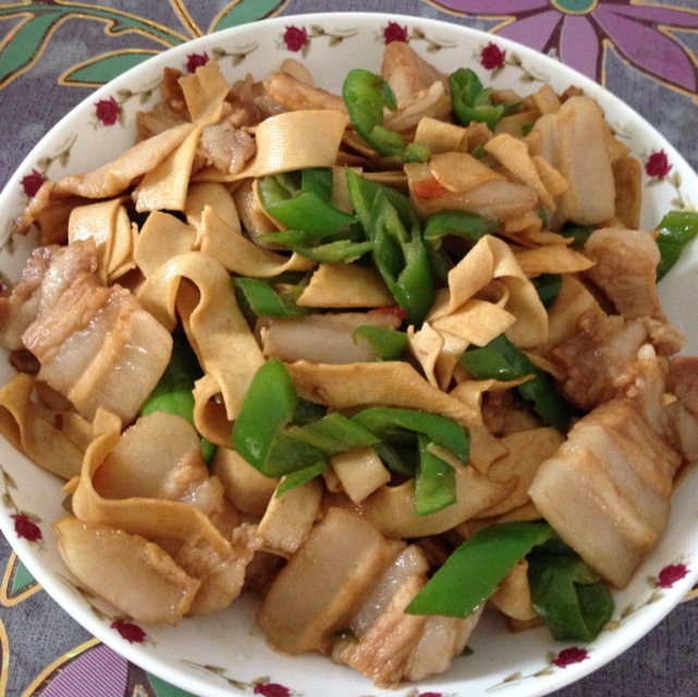 青椒豆腐皮炒肉丝