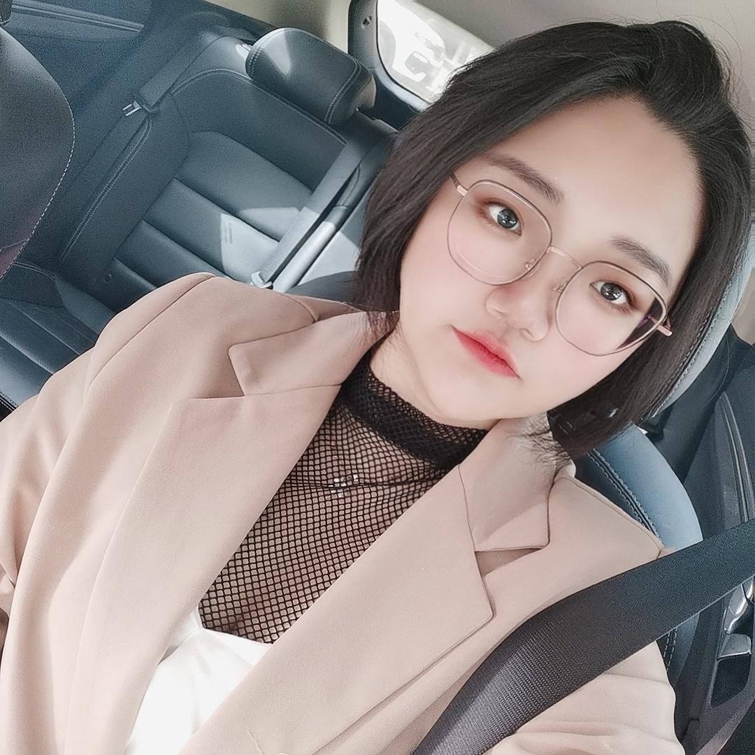 做美食的女孩子