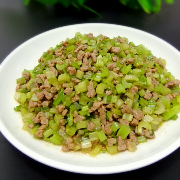 芹菜牛肉末「下饭神器」