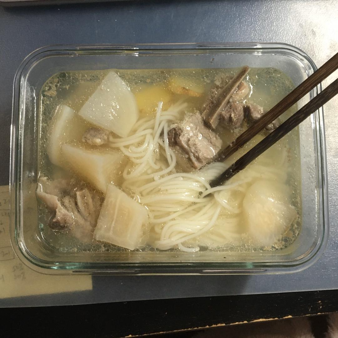 排骨萝卜汤