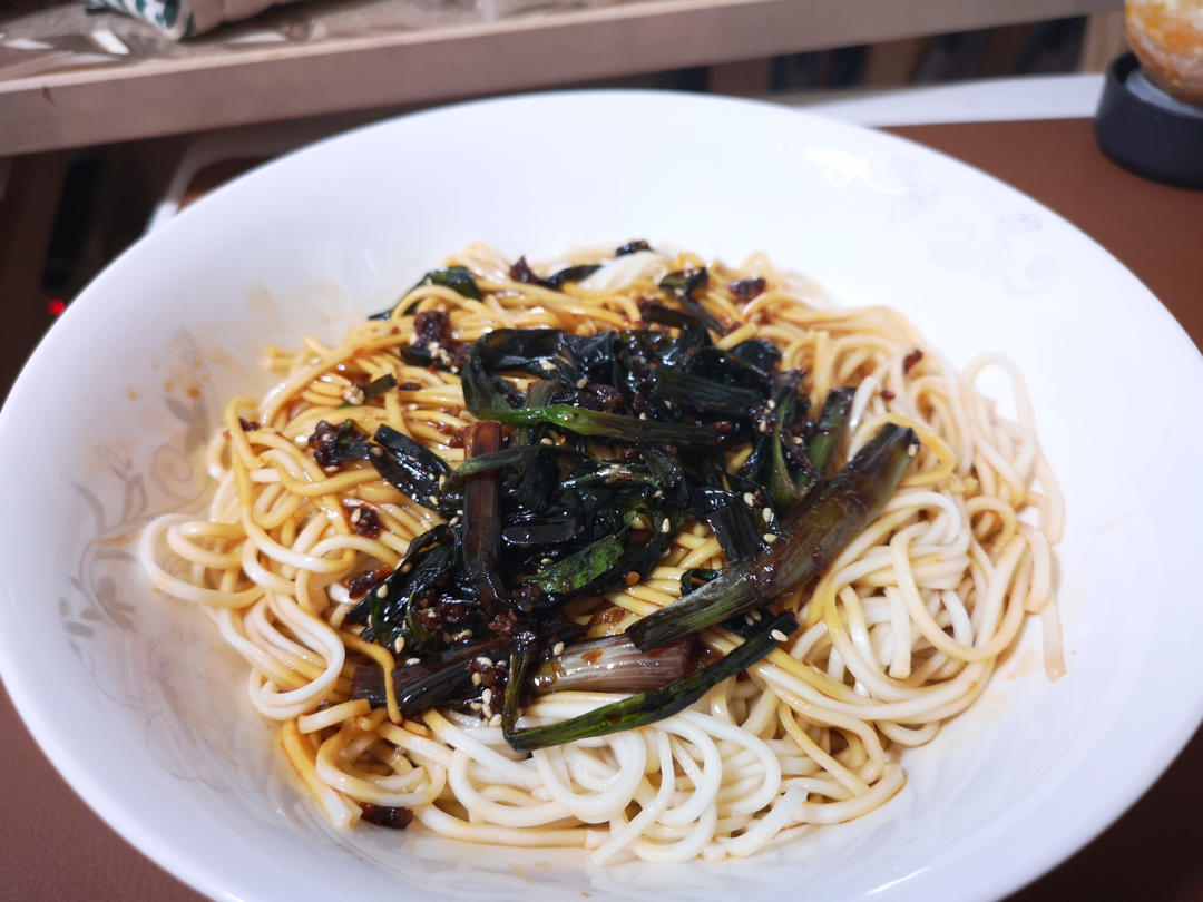 10分钟搞定的一碗葱油拌面