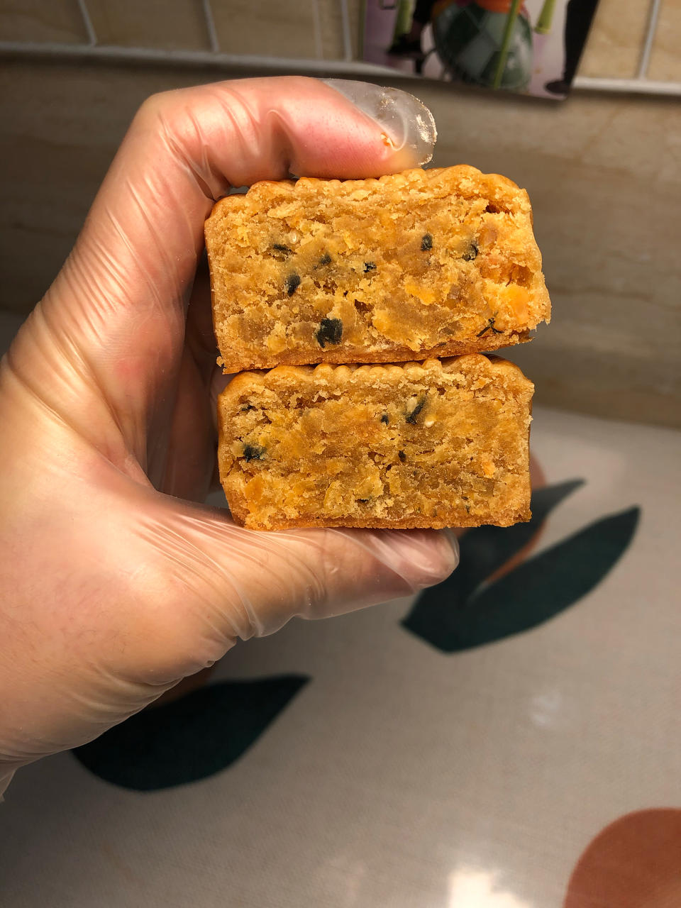 咸蛋黄肉松海苔月饼