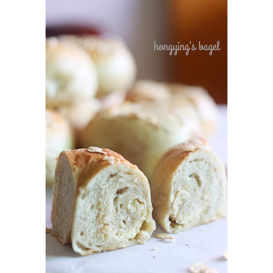 椰香奶酪夹心全麦橙皮贝果