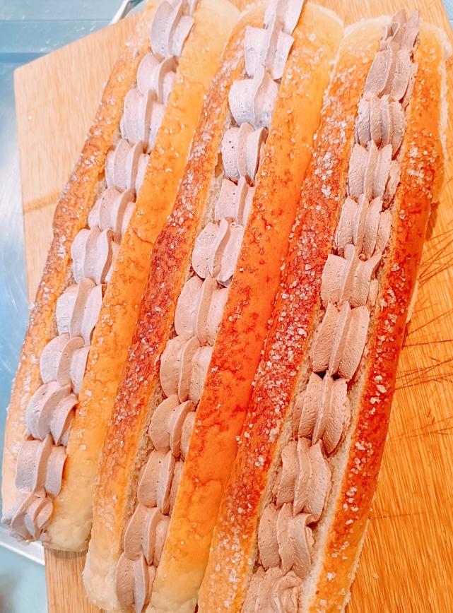 砂糖淡奶油排包（草莓奶油，可可奶油）