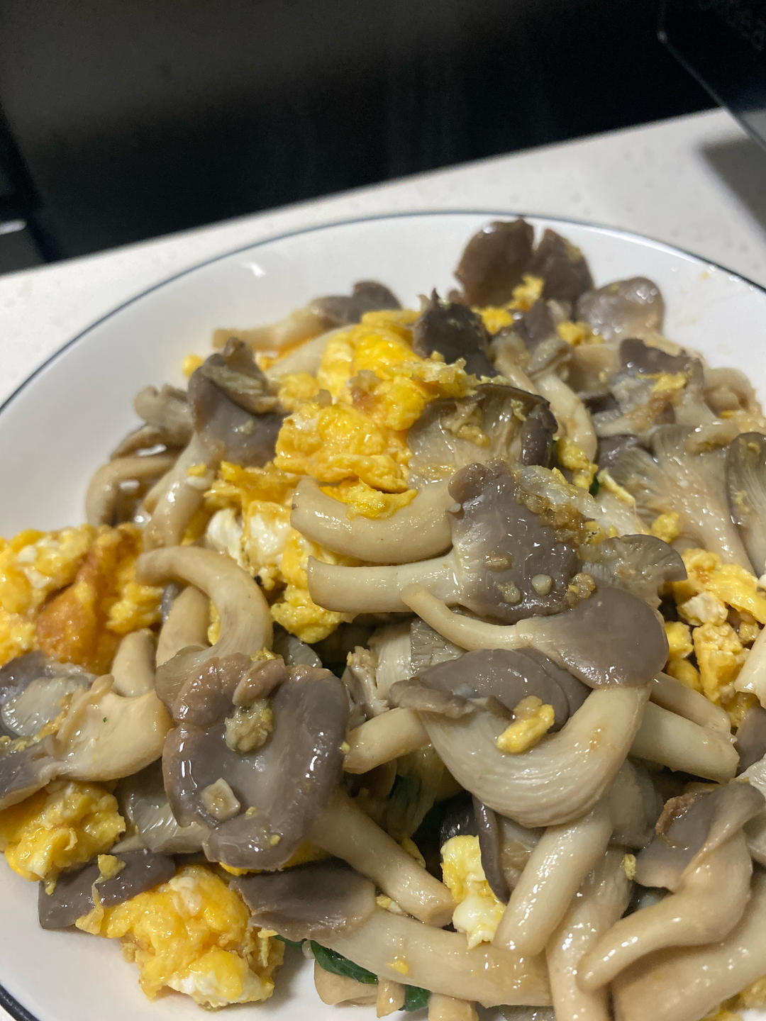 秀珍菇炒鸡蛋