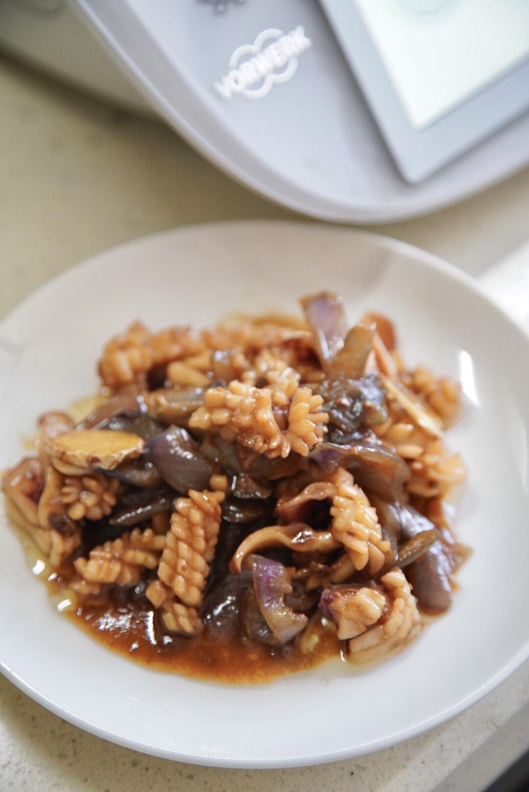 小美酱爆鱿鱼的做法