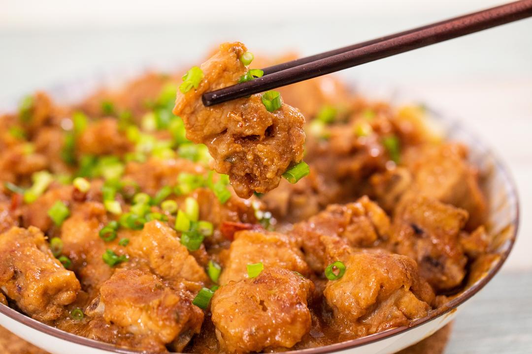自制粉蒸土豆排骨调味料 蒸出来的排骨软烂入味 保证你吃了还想吃 的做法视频 做法步骤 下厨房