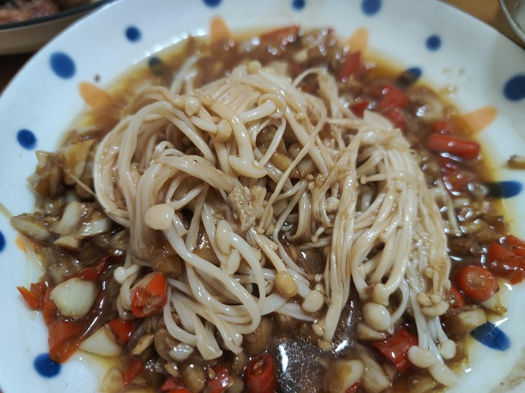 超级下饭的蒜蓉金针菇！好吃到爆