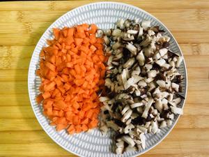 食|香菇腊肠焖饭的做法 步骤2