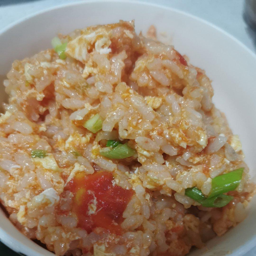 米饭煮多了怎么办？教你5分钟搞定想要舔盘子的番茄鸡蛋烩饭
