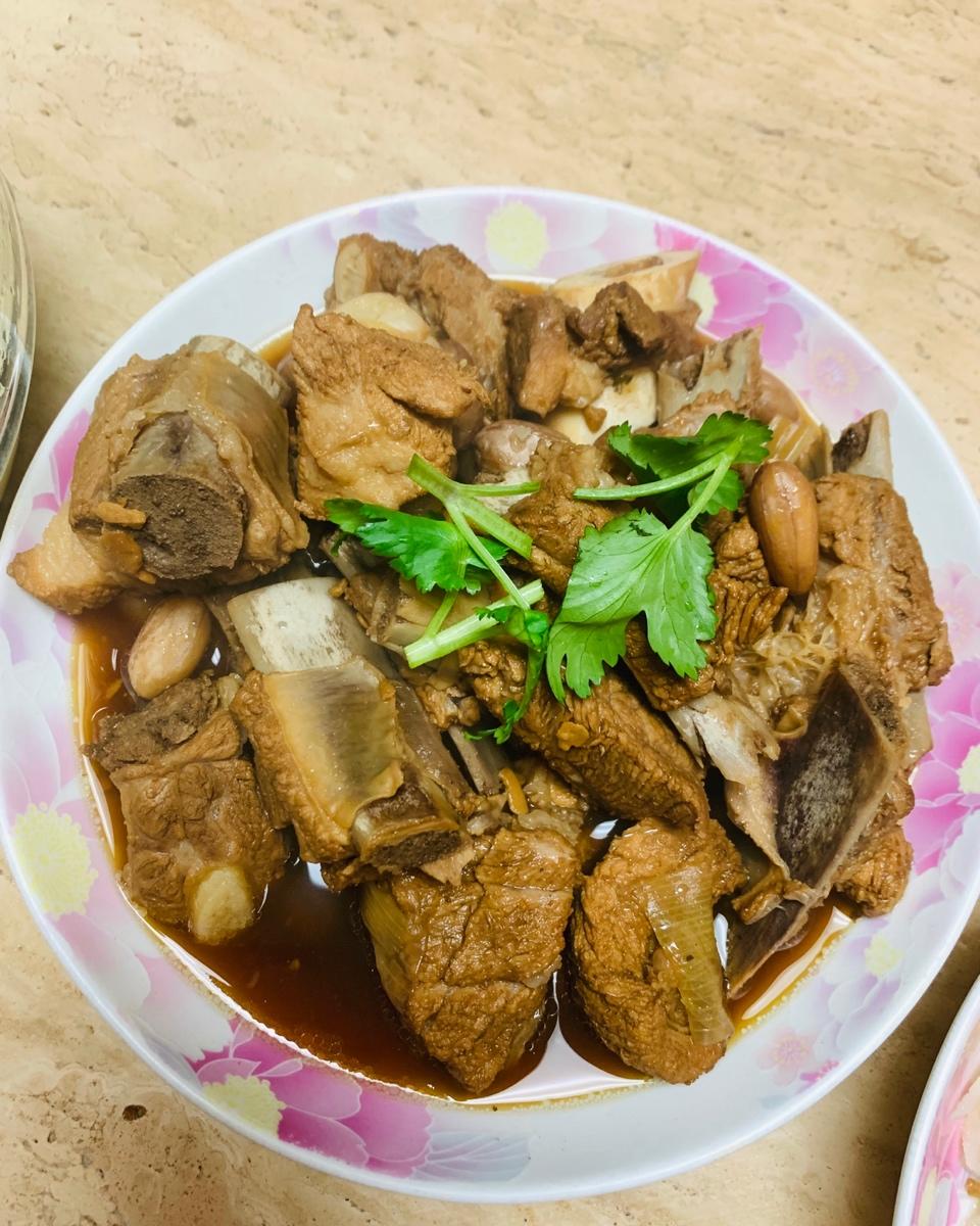 黄豆酱炖排骨