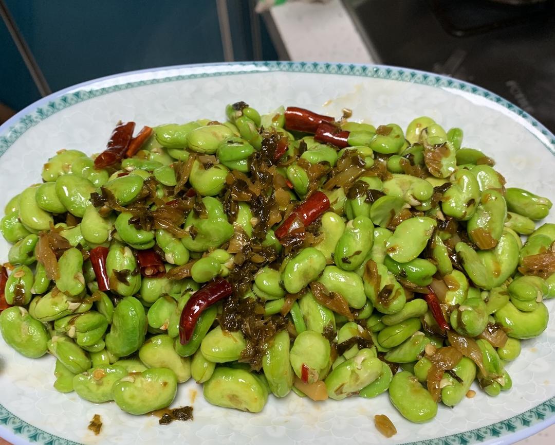 腌菜炒蚕豆米